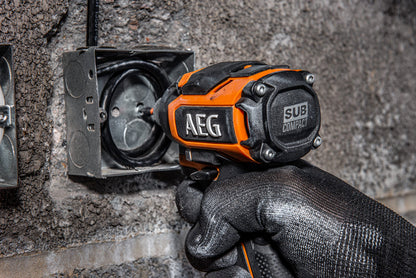 AEG - Visseuse à Chocs Sans Fil - Pour Vissage en Série sur Moyens et Gros Chantiers - Moteur Brushless - 3 Vitesses - LED d'Éclairage - Revêtement Softgrip - BSS18SBL-0